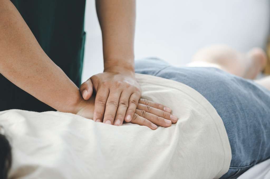 What makes pop during spinal adjustment