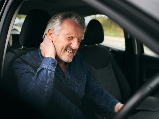 How Does Chiropractic Therapy Treat Whiplash After a Crash?