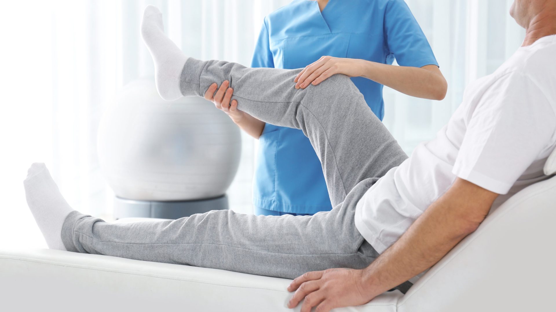 Chiropractic care for injury in Brooklyn treatment session